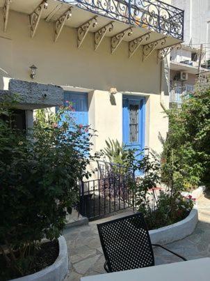 The -300 -A Centrally Located Heritage Home スパルティ エクステリア 写真
